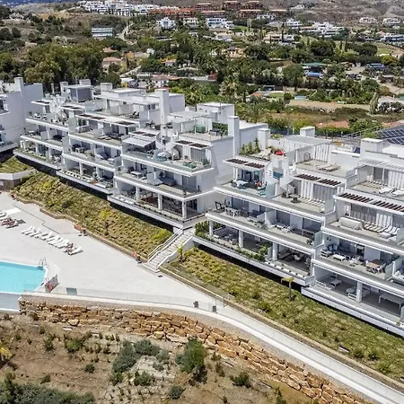 Vivi Homes - Pool, Golf & Terrace Apartament