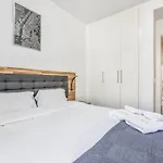 Vivi Homes - Pool, Golf & Terrace Διαμέρισμα Εστεπόνα