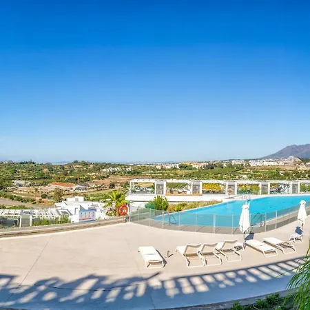 Vivi Homes - Pool, Golf & Terrace