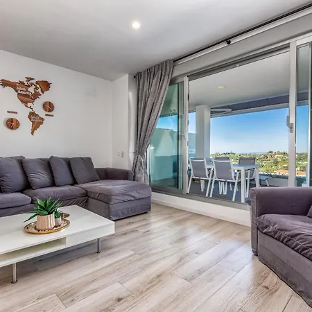 Vivi Homes - Pool, Golf & Terrace Appartement Estepona