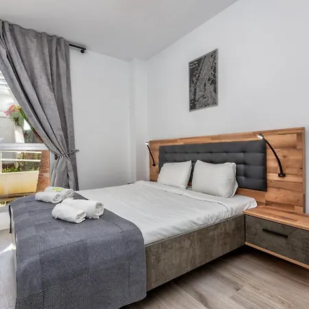 Vivi Homes - Pool, Golf & Terrace